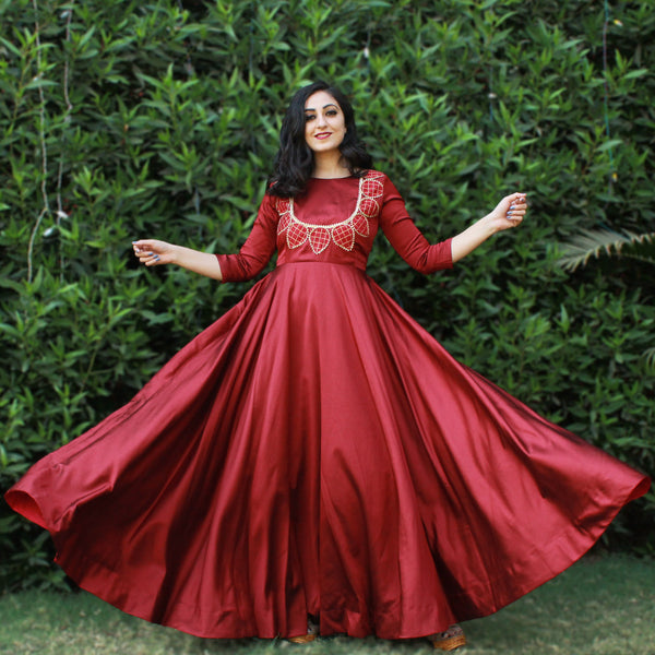 Ready to wear maroon satin Leaf gown – YouNari